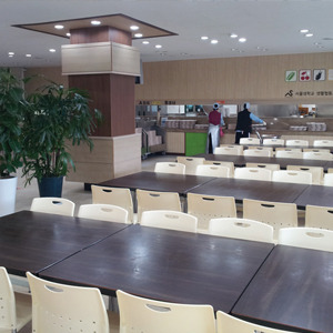EZM-3195 휴게소 가구 구내식당 휴게실 급식실 교회 회사 함바식당 의자 테이블 제작 전문