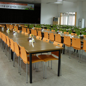 EZM-3952 휴게소 가구 구내식당 휴게실 급식실 교회 회사 함바식당 의자 테이블 제작 전문