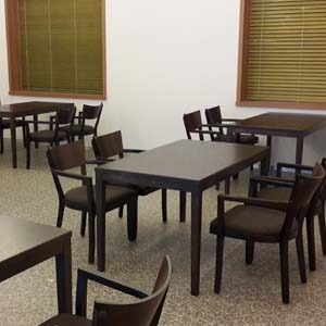 EZM-5692 휴게소 가구 구내식당 휴게실 급식실 교회 회사 함바식당 의자 테이블 제작 전문