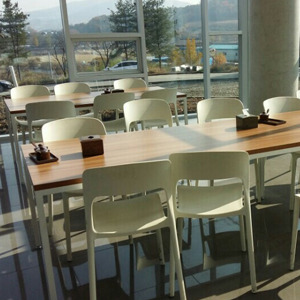 EZM-8129 휴게소 가구 구내식당 휴게실 급식실 교회 회사 함바식당 의자 테이블 제작 전문